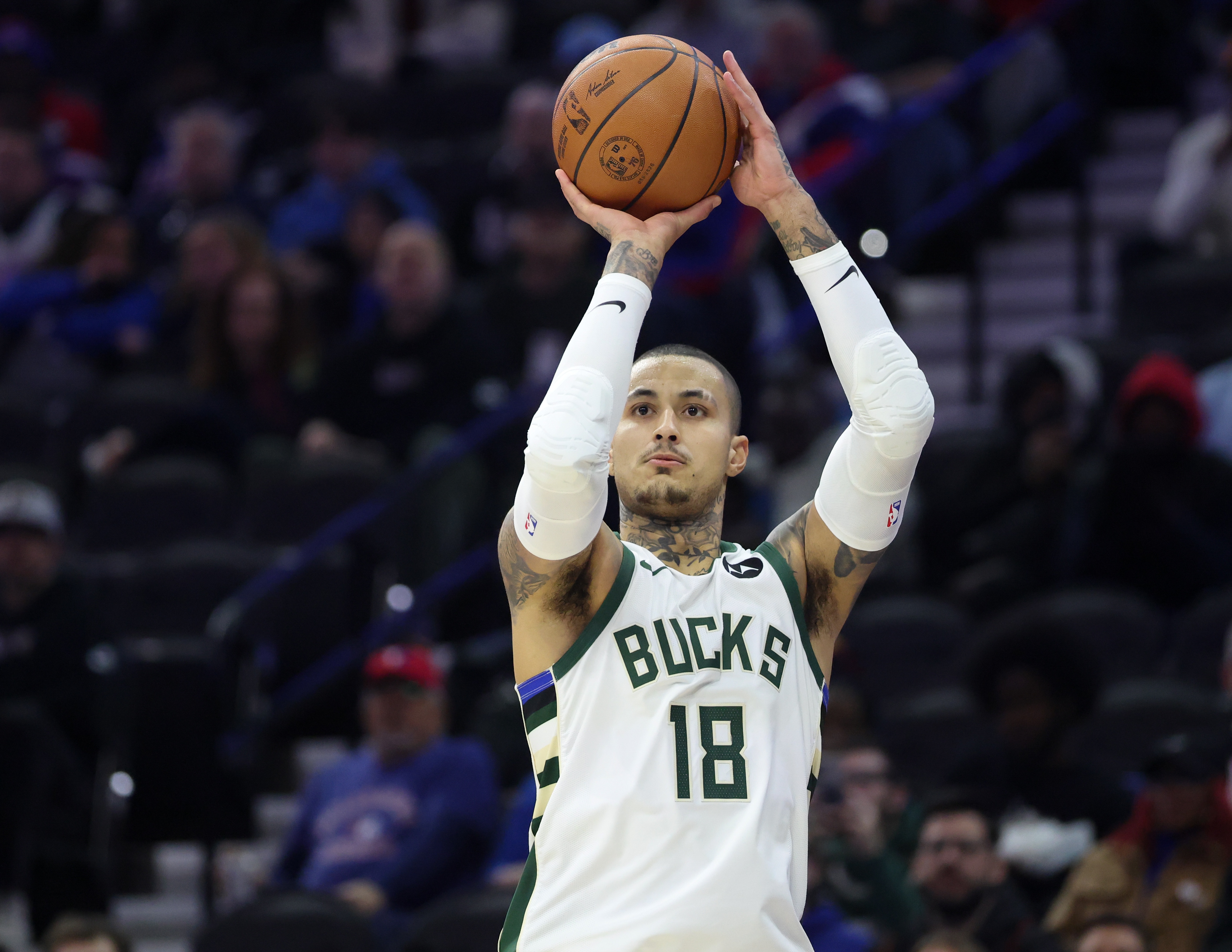 开云在线-库兹马谈万分里程碑：前天还特意查了下 想着今天拿30分就太棒了